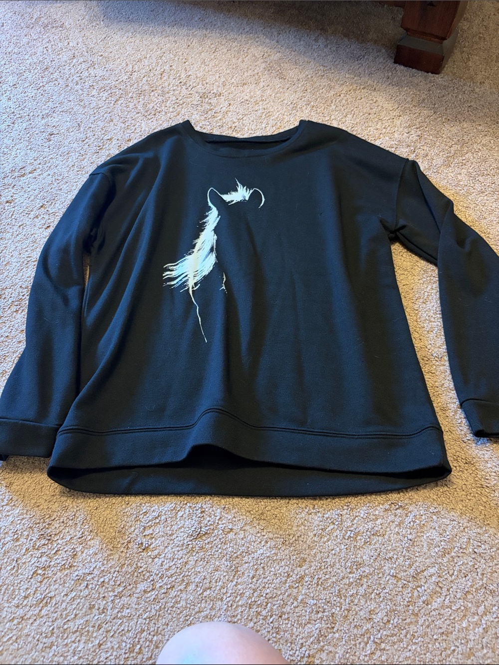 Oversized horse silhouette crew neck